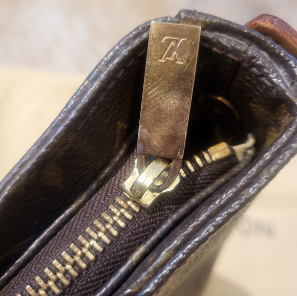 Louis Vuitton Looping GM - Picture 7 of 15